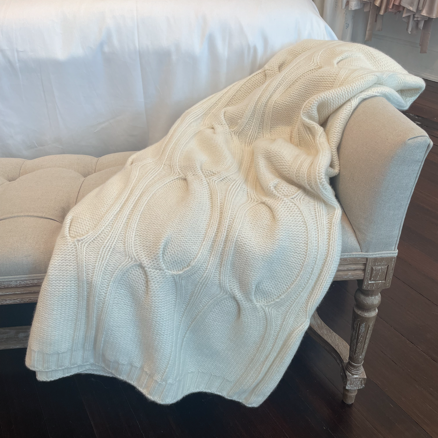 Cashmere New York Throw (Ivory)